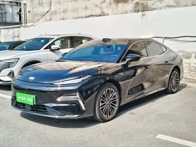Geely Galaxy Xingyao 8 2025 130km EM-i Premium Edition