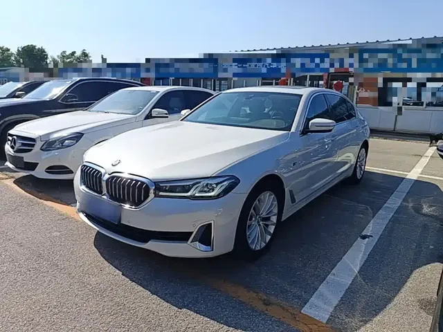 BMW 5 Series 2021 525Li Luxury Package
