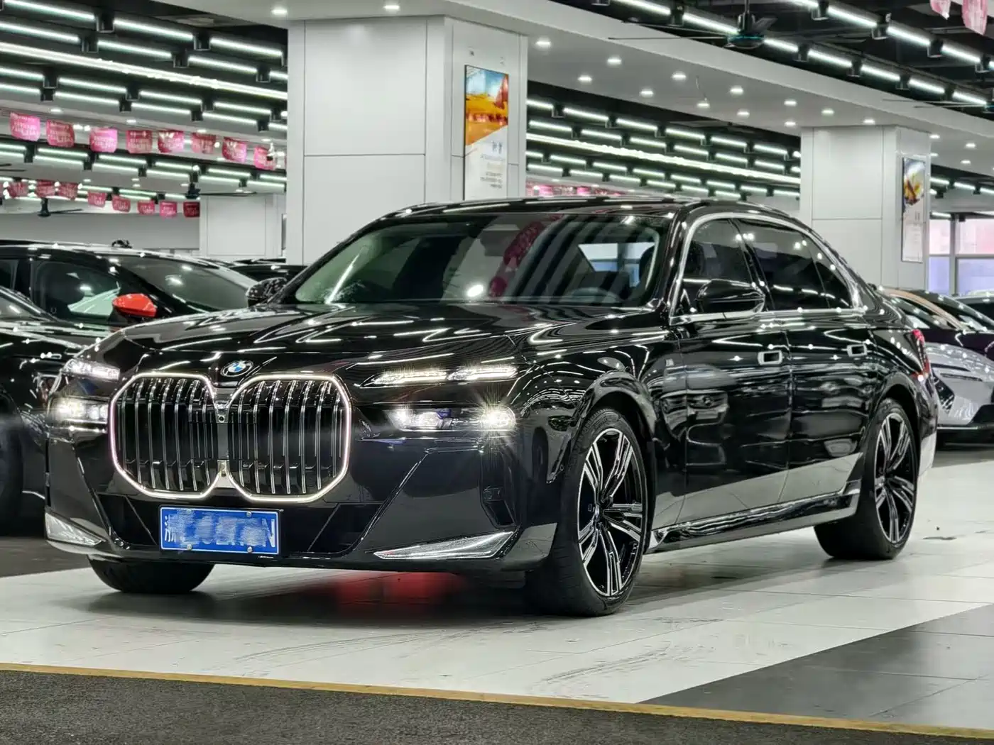 BMW 7 Series 2023 Model 740Li Leading M Sport Package