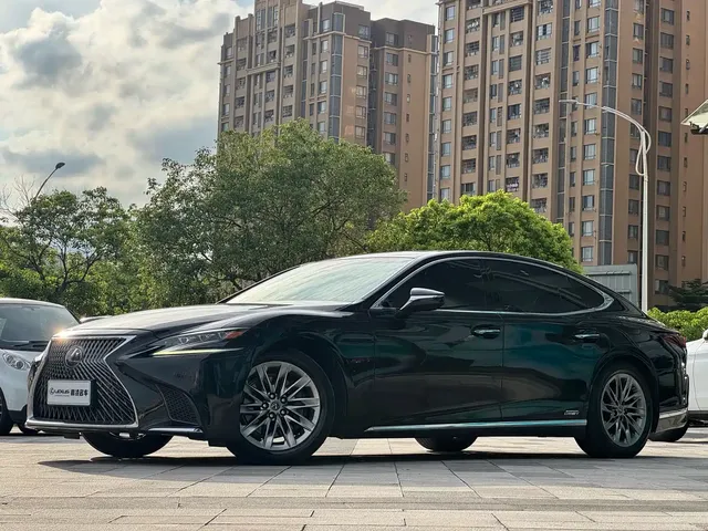 Lexus LS 2020 500h Luxury (China VI)