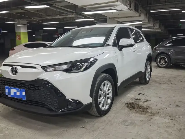 Toyota Frontlander 2023 2.0L CVT Leading Edition