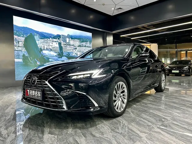 Lexus ES 2025 200 Ultimate Edition