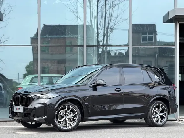 BMW X5 2023 xDrive 30Li Premium M Sport Package