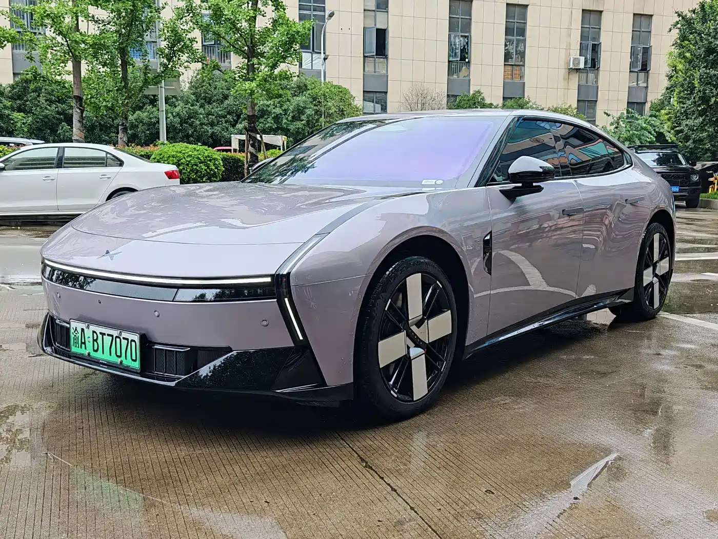 XPeng P7 2025 820km Extended Range Edition