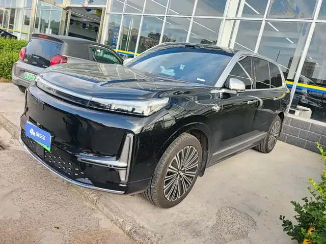 Geely Galaxy M9 2025 Base Model