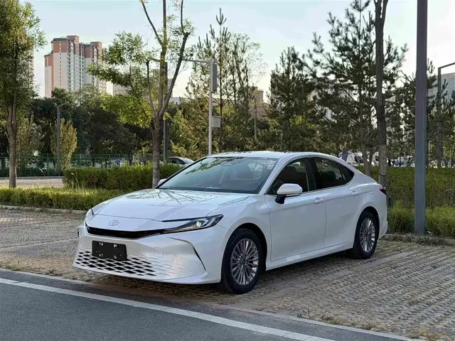 Toyota Camry 2026 Hybrid 2.0HE Elite Edition