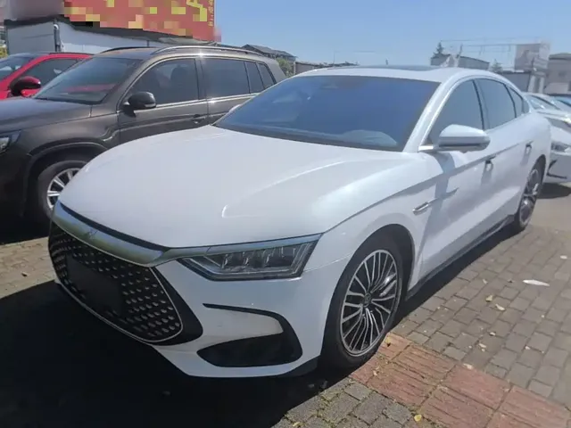 BYD Han 2023 DM-i Champion Edition 121KM Prestige