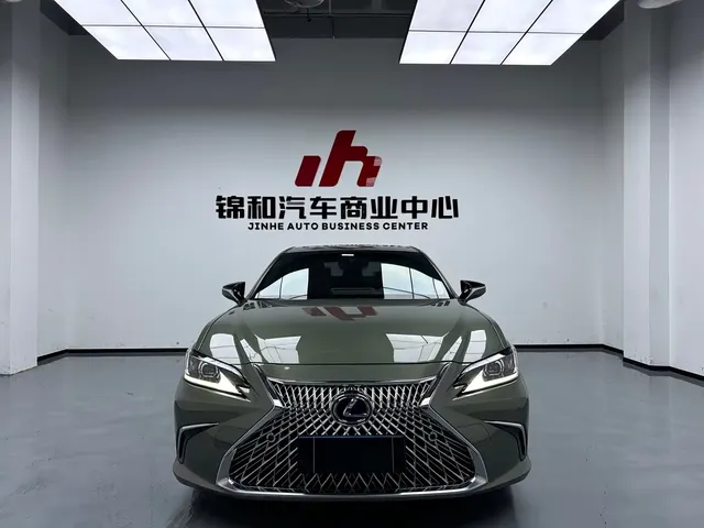 Lexus ES 2021 300h Excellence Edition