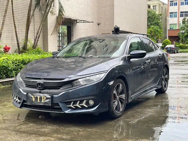 Honda Civic 2016 220TURBO CVT Premium Edition