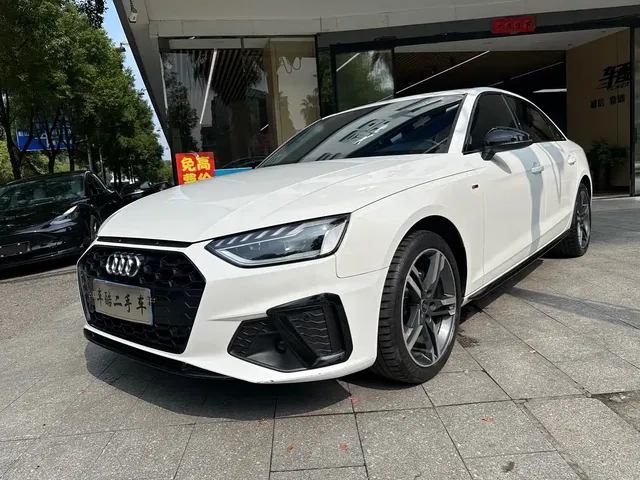 Audi A4L 2022 40 TFSI Luxury Dynamic
