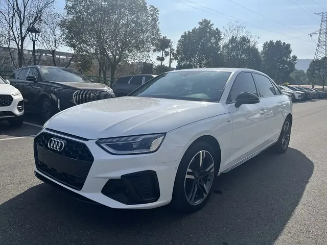 Audi A4L 2022 40 TFSI Luxury Dynamic
