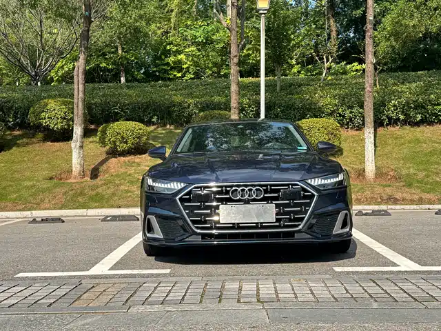 Audi A7L 2024 45TFSI S-line Dream Edition Crystal Package