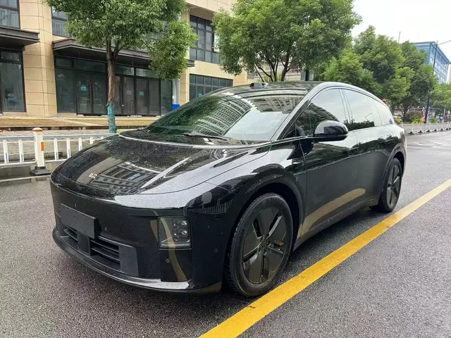 Li Auto i6 2025 2WD Base Model