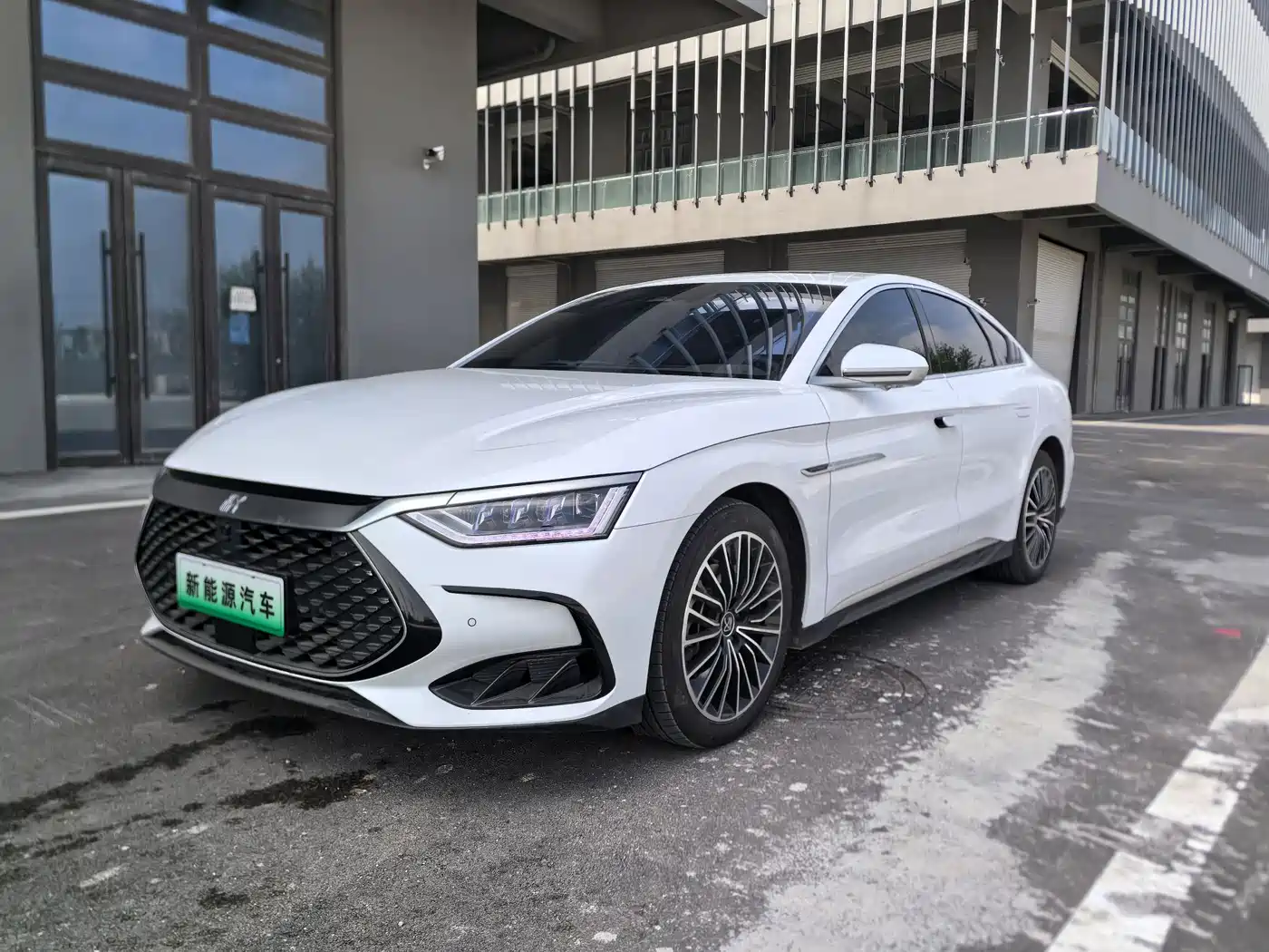 BYD Han 2022 DM-i 121KM Prestige