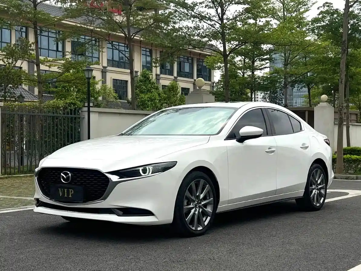 Mazda 3 Axela 2021 2.0L Automatic Quality Glamour