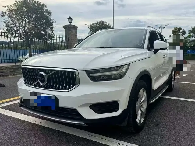 Volvo XC40 2022 Model T4 AWD Smart Drive Fashion Edition
