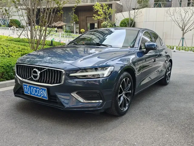 Volvo S60 2022 B4 Smart Comfort Luxury Edition