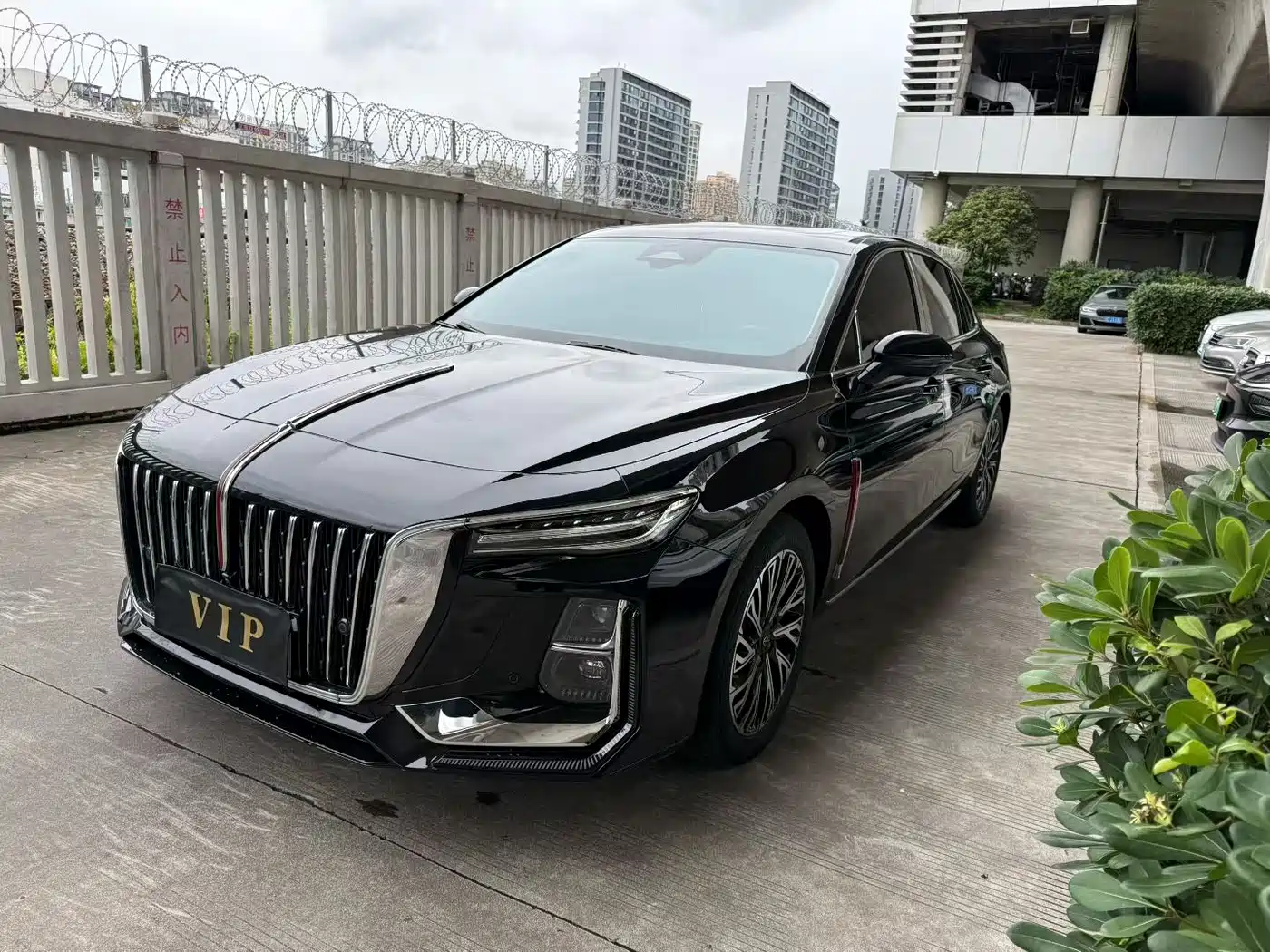 Hongqi H5 2024 2.0T Automatic Smart Connect Flag Leader Edition