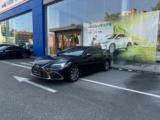 Lexus ES 2025 300h Premium Edition
