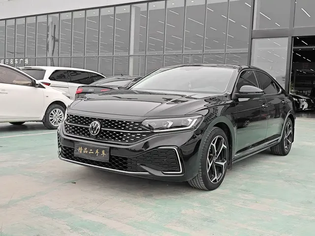 Volkswagen Passat 2023 330TSI Starlight Elite Edition