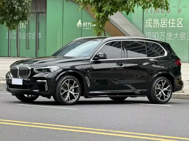 BMW X5 2022 Model xDrive 40Li M Sport Package