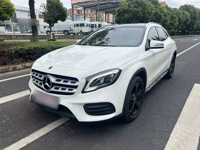 Mercedes-Benz GLA 2019 GLA 200 Fashion