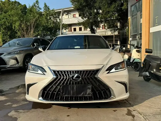 Lexus ES 2022 300h Excellence Edition