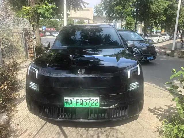 Lynk & Co 900 2025 1.5T Ultra