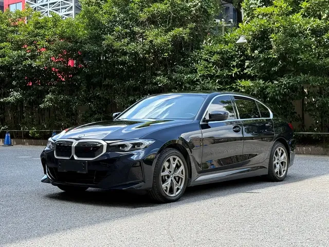 BMW i3 2022 eDrive 35 L
