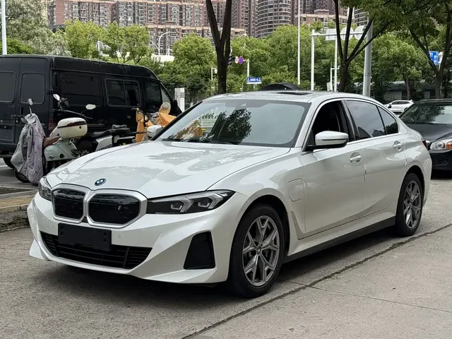 BMW i3 2024 eDrive 35 L