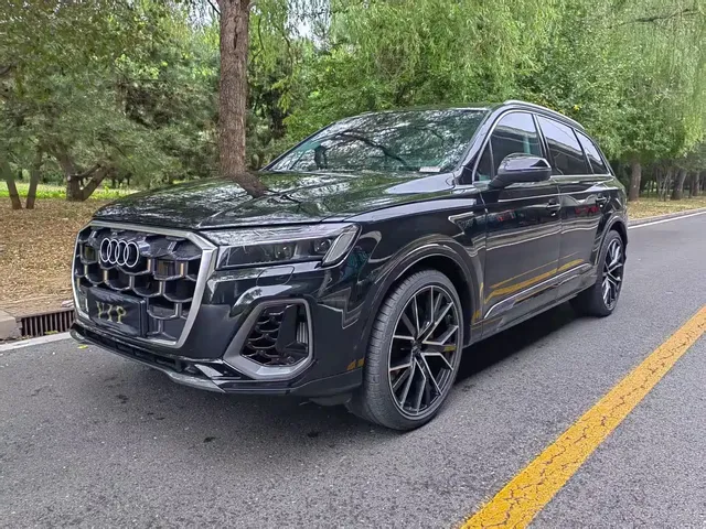 Audi Q7 2025 55 TFSI quattro S line Premium