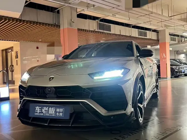 Lamborghini Urus 2021 4.0T V8