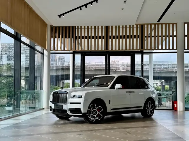 Rolls-Royce Cullinan 2018 4-Seater Version