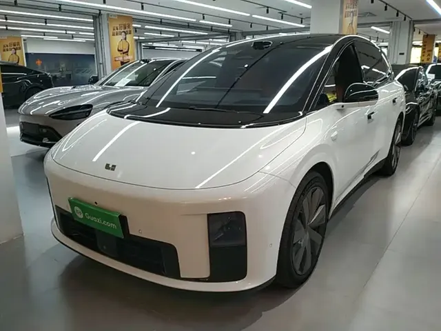 Li Auto Li i8 2025 Standard Edition