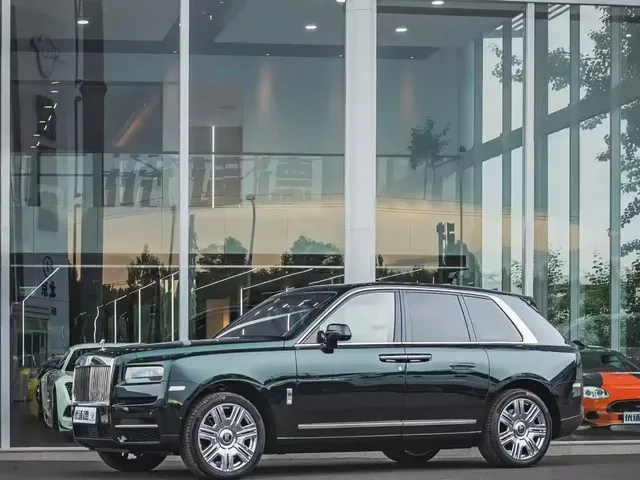 Rolls-Royce Cullinan 2018 4-Seater Version