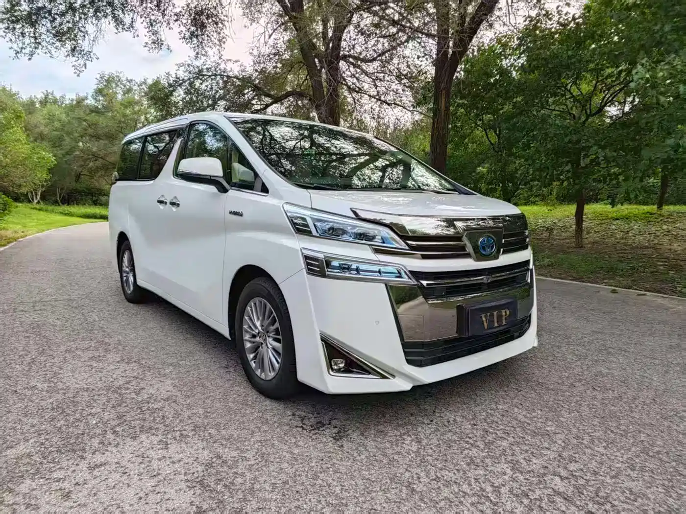 Toyota Vellfire 2020 Twin Engine 2.5L HV Premium Edition
