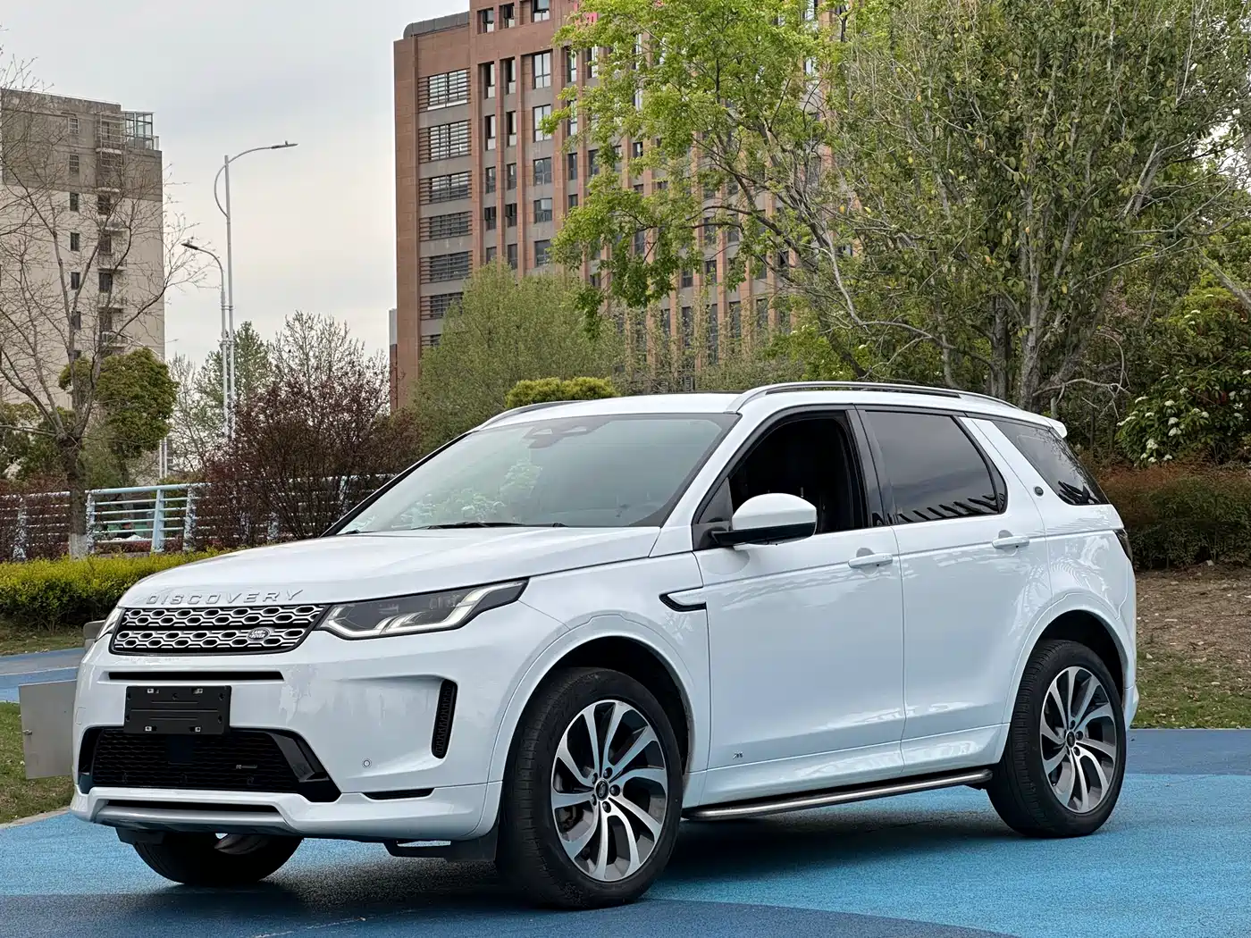 Land Rover Discovery Sport 2022 Model Year Facelift 249PS Metropolitan Edition