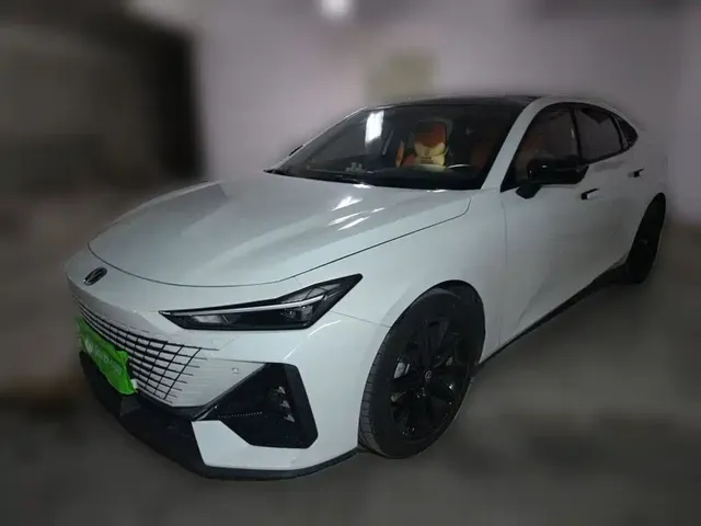 Changan UNI-V 2022 1.5T Premium Model