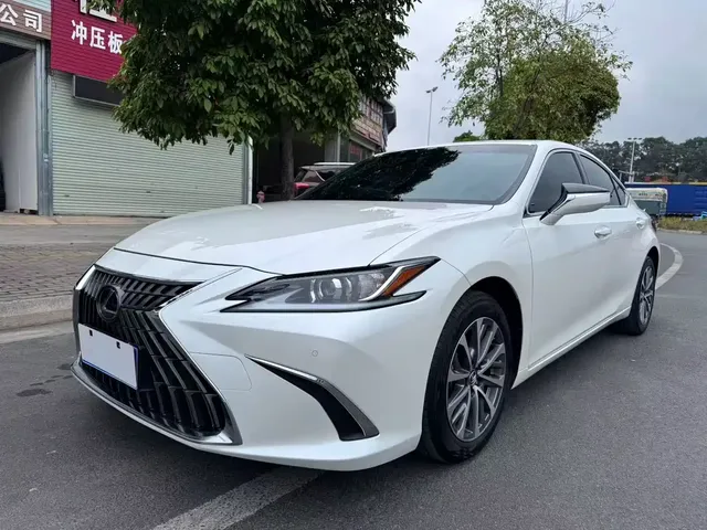 Lexus ES 2023 200 Excellence Edition
