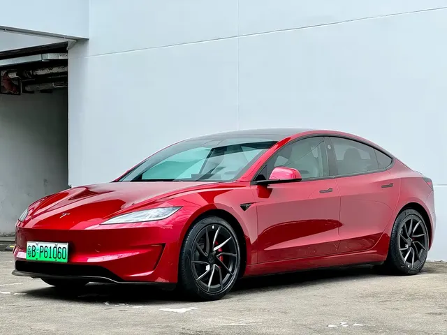 Tesla Model 3 2024 High-Performance All-Wheel Drive Edition