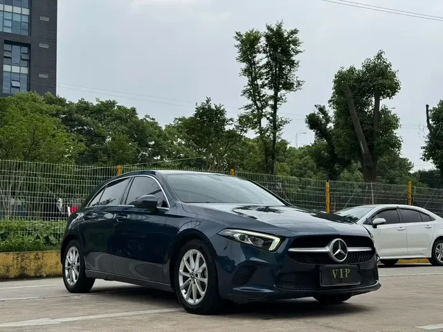 Mercedes-Benz A-Class (Import) 2022 A 200 Fashion