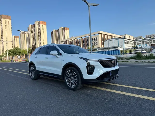 Cadillac XT4 2024 28T 2WD Premium