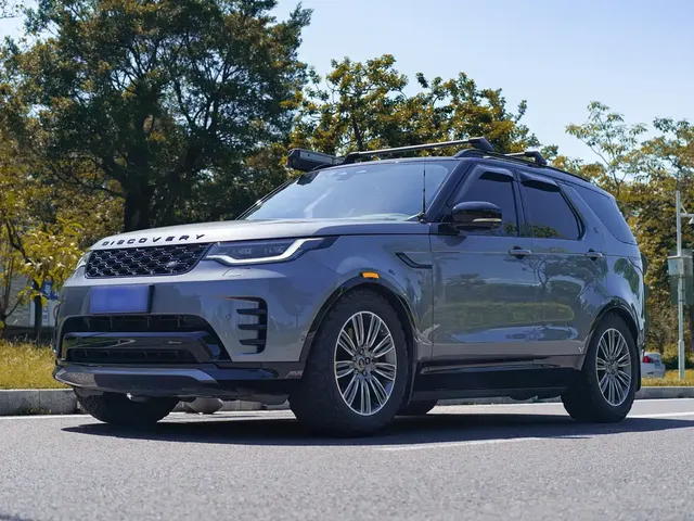 Land Rover Discovery 2023 360PS R-Dynamic S