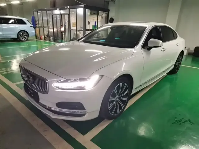 Volvo S90 2021 Model B5 Momentum Luxury Edition