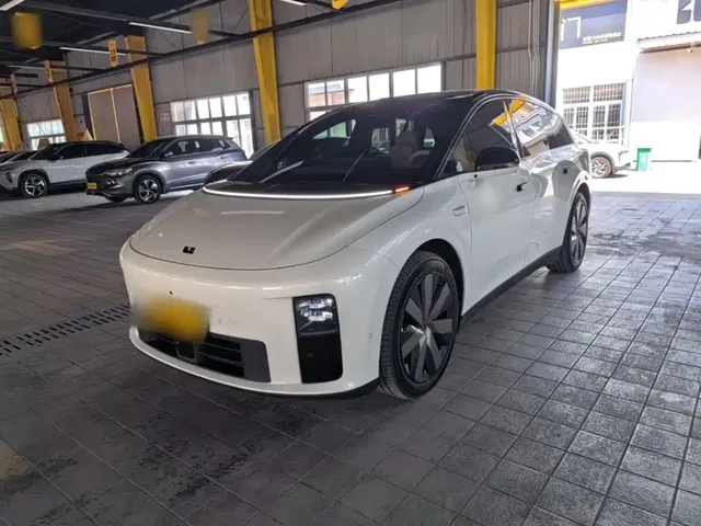 Li Auto i6 2025 4WD Base Model