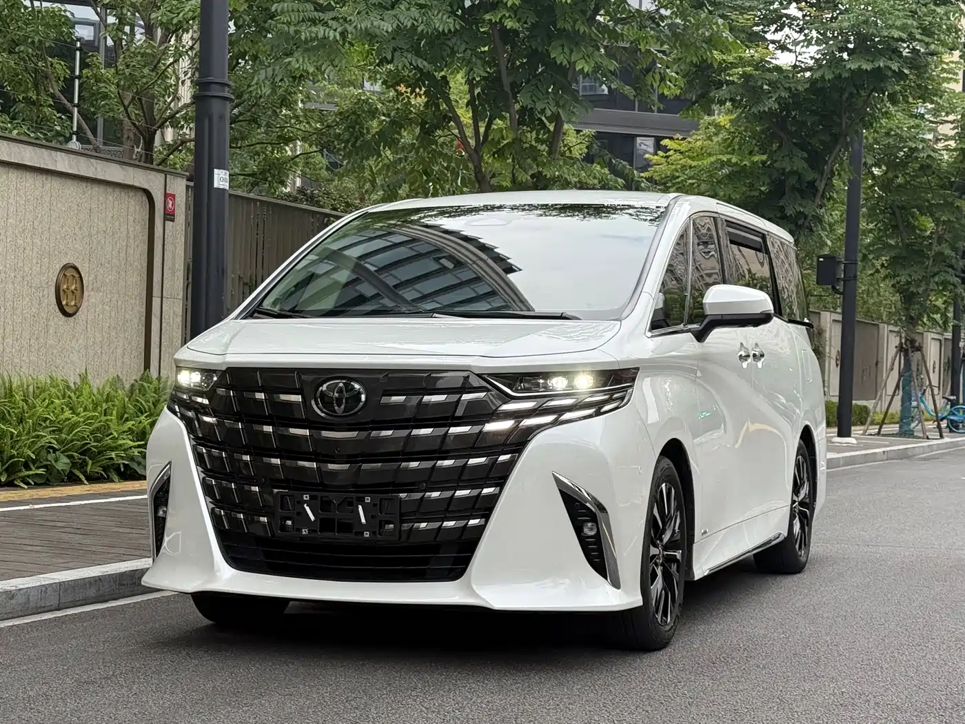 Toyota Alphard 2024 Hybrid 2.5L Ultimate Enjoyment Edition