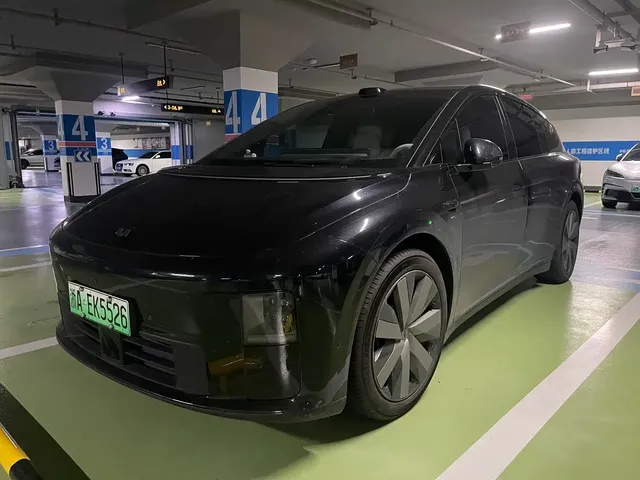 Li Auto i6 2025 4WD Base Model