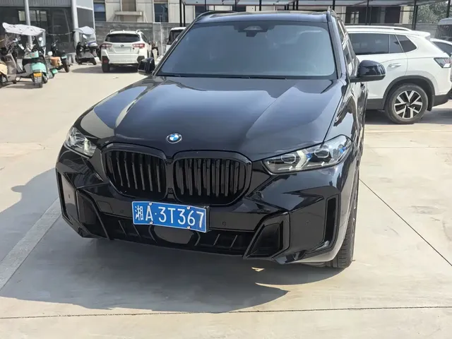BMW X5 2025 Model xDrive 30Li M Sport Blackout Package