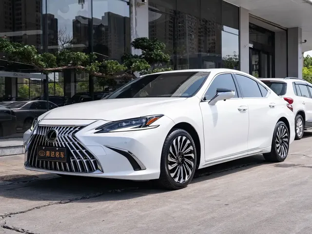 Lexus ES 2022 300h Silver Limited Edition