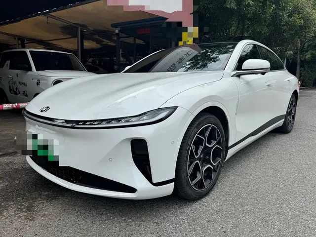 Changan Qiyuan A07 2025 Range Extender Deluxe Edition 230 Flagship